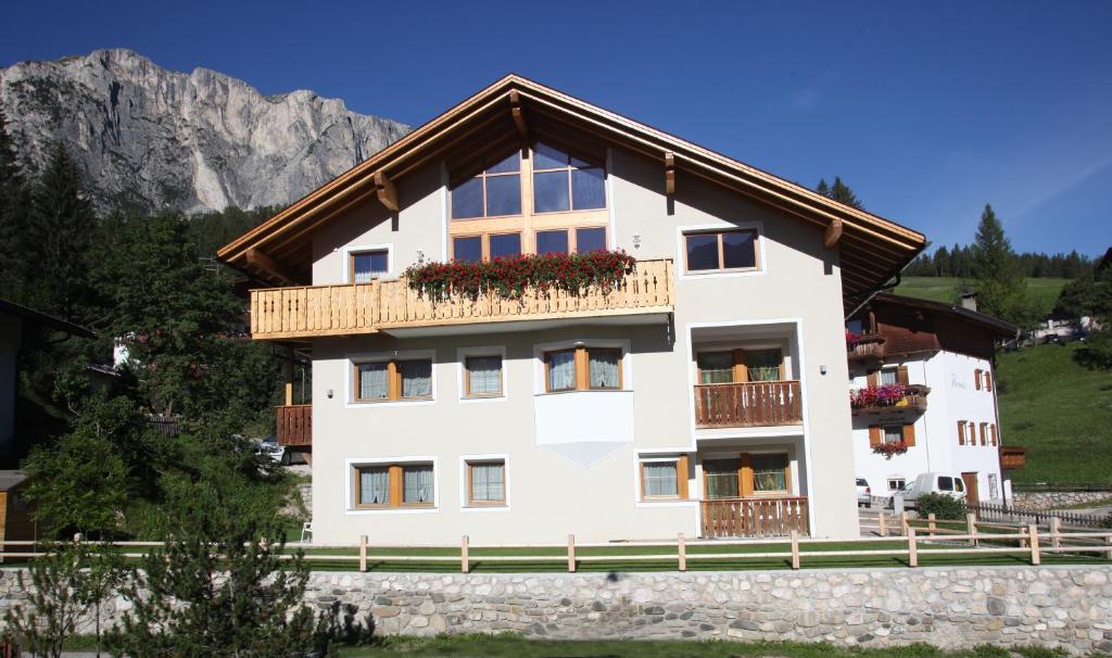 Ciasa Rudiferia Appartamenti In Alta Badia Badia (South Tyrol) Exterior foto