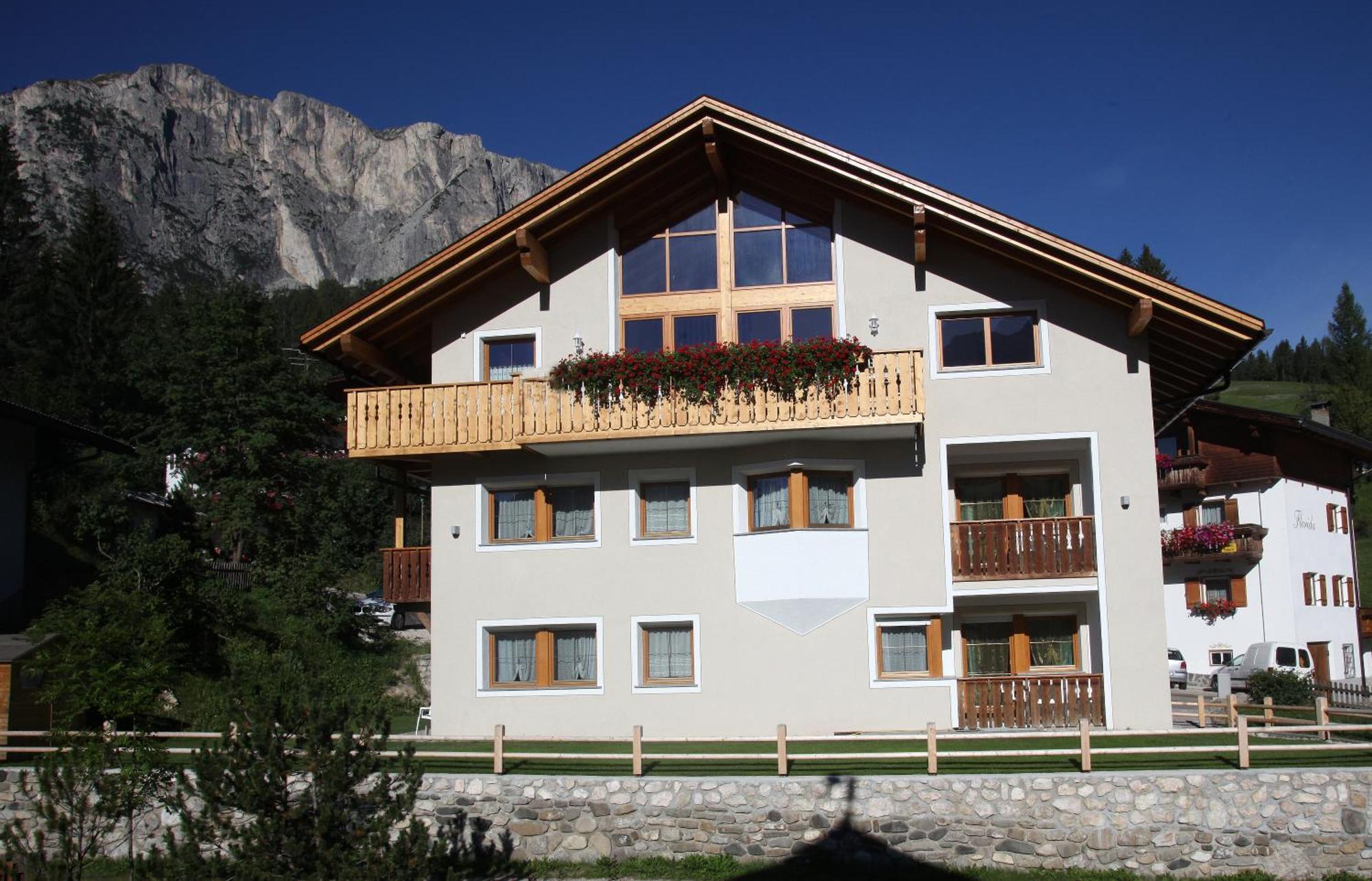 Ciasa Rudiferia Appartamenti In Alta Badia Badia (South Tyrol) Exterior foto