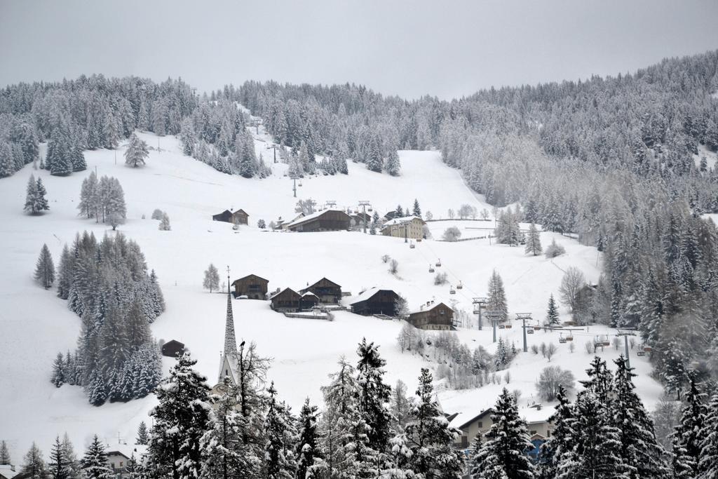 Ciasa Rudiferia Appartamenti In Alta Badia Badia (South Tyrol) Exterior foto